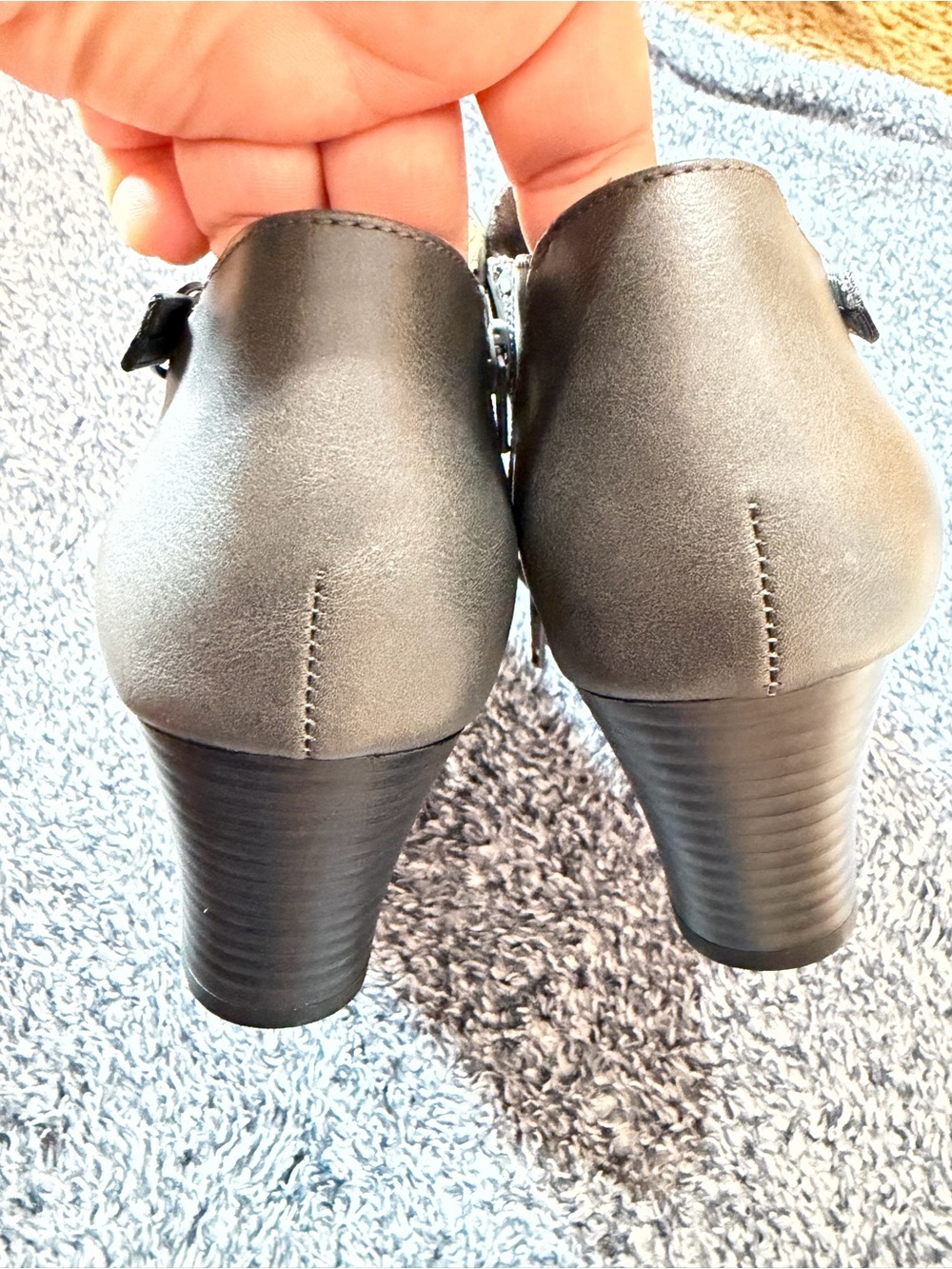 croft & barrow Gray Block Heel Ankle Bootie Size 8 - Picture 8 of 14